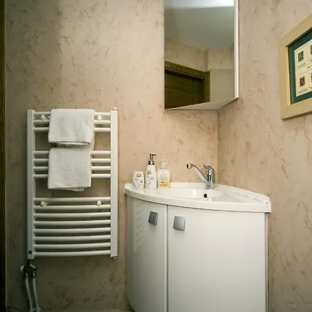 Sun Apartment *