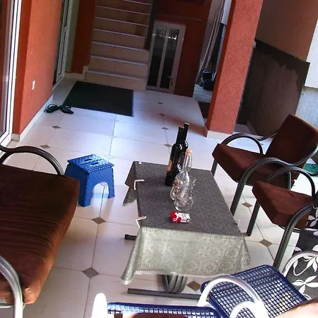 Sun Apartment *
